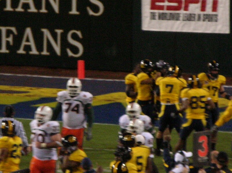 File:Cal celebrates Cameron Jordan's fumble recovery at 2008 Emerald Bowl.JPG