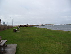 Cannons that Defended the Harbour Against The English.JPG