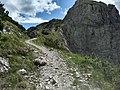 Monte Caplone, la Bocca di Campei e le pareti rocciose del monte Caplone