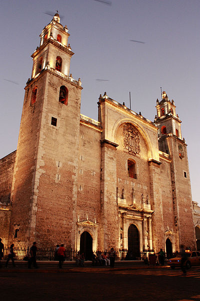 File:Catedral de San Ildefonso al atardecer..JPG