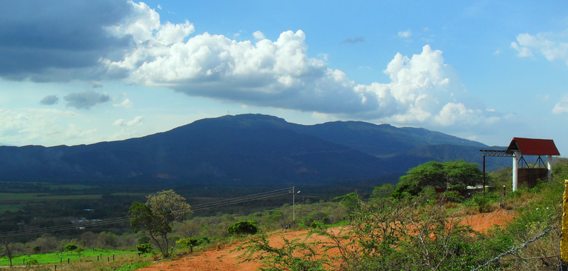 File:Cerro tasajero desde el rayo .1.PNG