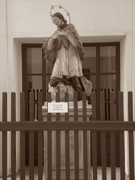 File:Christus neustiftgasse.JPG