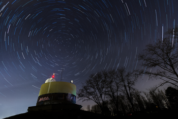 Star trails above Toulouse Rangueil's observatory VT2907 6.042 out of 10, SD 2.491