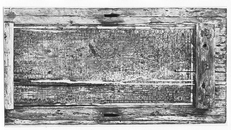 File:Coffin of Ukhhotep, son of Hedjpu MET 12.182.132 14719-2.jpg