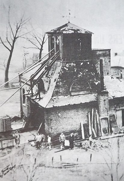 File:Courrières - Fosse n° 1 des mines de Courrières (A).jpg