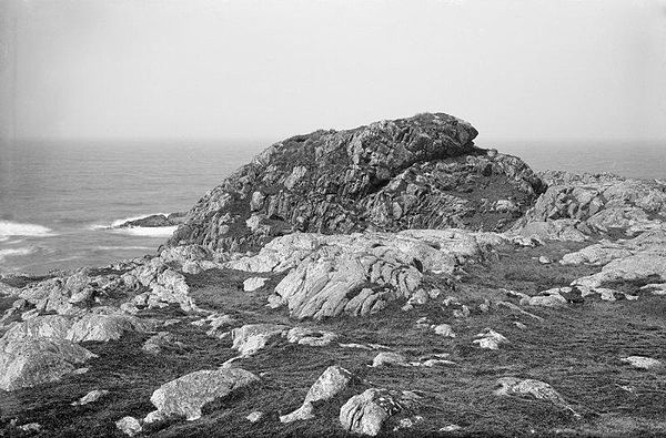 Dùn Beic (in about 1900), one of several Dùn on Coll traditionally claimed to have been Norse strongholds.