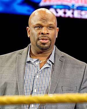 D-Von Dudley WrestleMania 32 Axxess.jpg