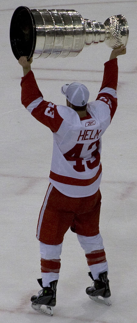 Darren Helm with Stanley Cup Cropped.jpg