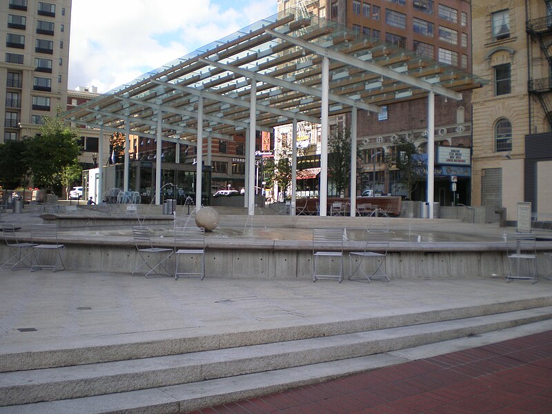 File:Director Park, Portland, OR.jpg