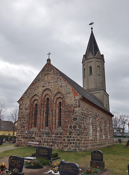 File:Dorfkirche Dubro 2021 ENE.jpg