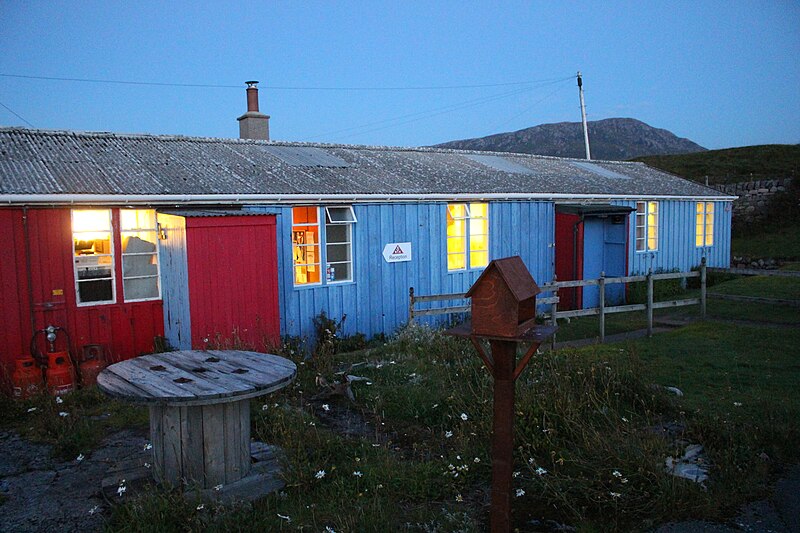 File:Durness youth hostel.jpg