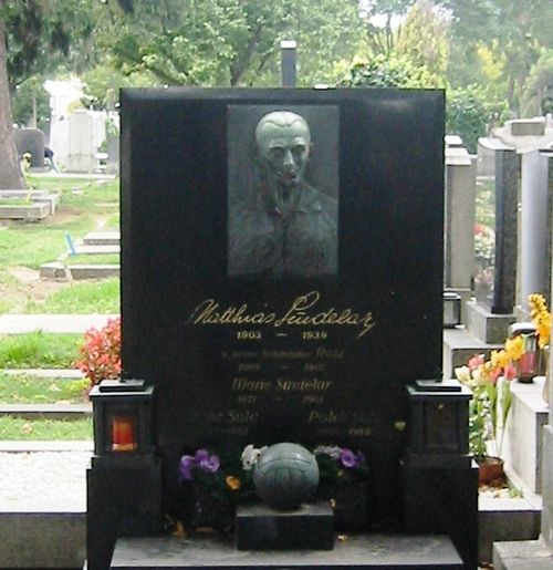 Sindelar's grave at Vienna's Zentralfriedhof