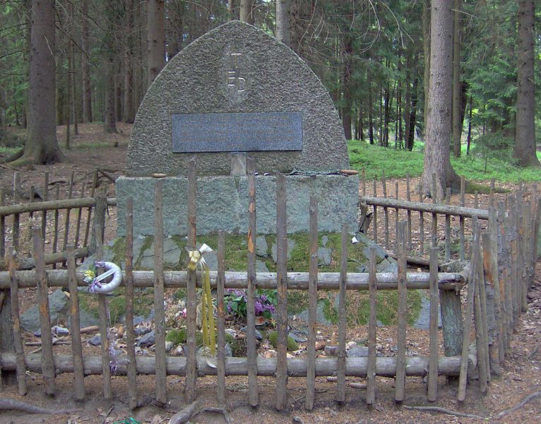 File:Ema Destinnova- memorial.jpg