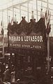 Enseigne du stand Panhard & Levassor, 19, Avenue d'Ivry - Paris à l'Exposition Internationale d'Automobiles de Paris (1898), Jardin des Tuileries