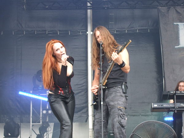 Lead vocalist Simone Simons and Grunt vocalist and guitarist Mark Jansen during The Divine Conspiracy World Tour.