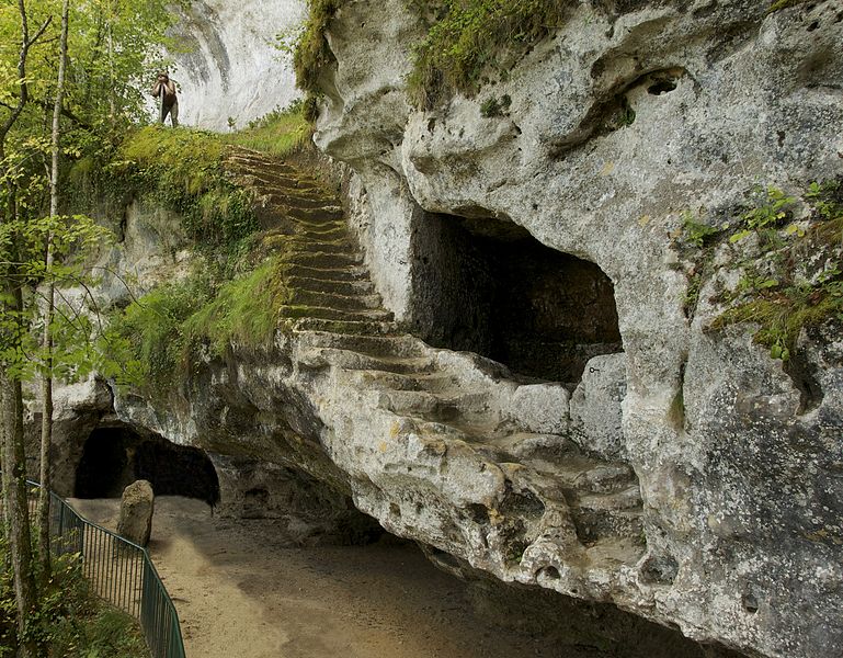 File:Escalier Roque Saint-Christophe.jpg