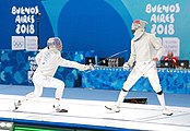 Deutsch: Fechten bei den Olympischen Jugend-Sommerspielen 2018: Tag 1, 7. Oktober 2018, Jungen, Säbel, Kampf um Bronze - Mazen Elaraby (EGY) - Robert Vidovszky (USA) 15:10 English: Fencing at the 2018 Summer Youth Olympics at 7 October 2018 – Boys' sabre Bronze medal match – Mazen Elaraby (EGY) Vs Robert Vidovszky (USA) 15:10