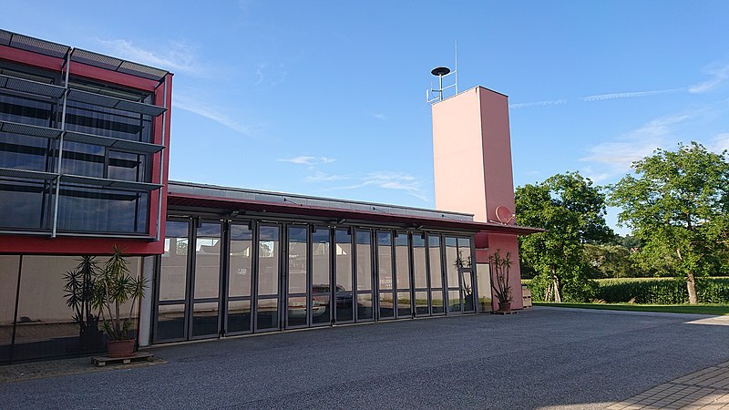 File:Feuerwehrhaus Hirnsdorf 02.jpg