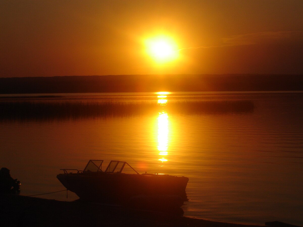 Flotten Lake， sunset