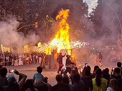 Foguera i revetlla de Santa Joan 2024 a les Corts - 20240623 213746.jpg