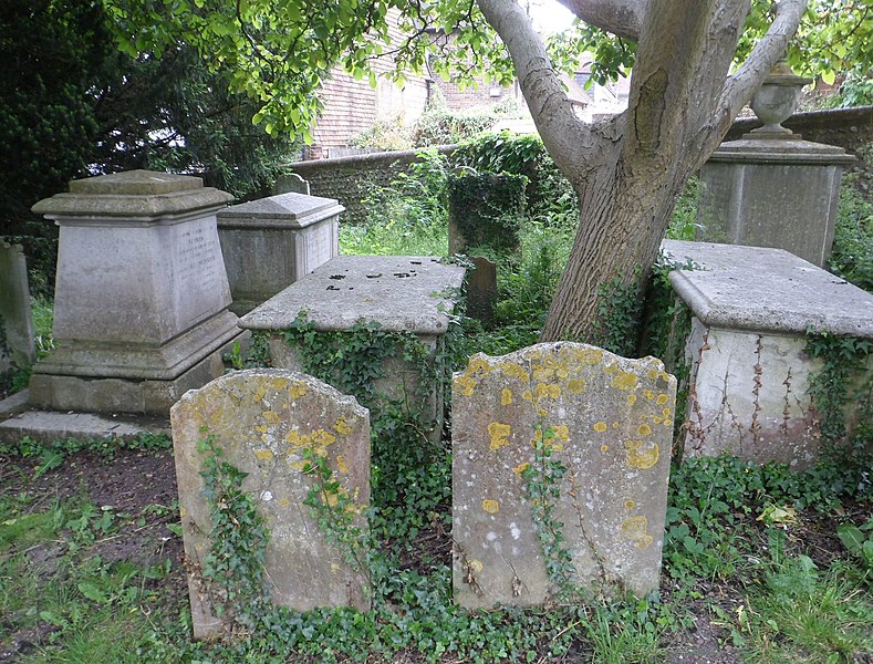 File:Former All Saints Church, Friars Walk, Lewes (NHLE Code 1191009) (June 2013) (Churchyard) (2).JPG