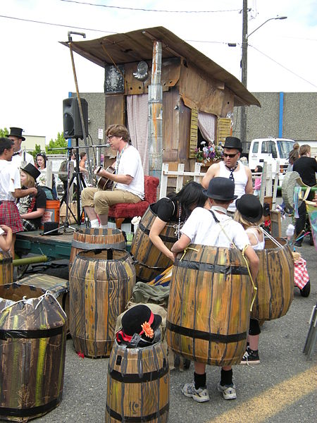 File:Fremont Fair 2009 pre-parade 27.jpg