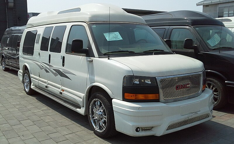 File:GMC Savana II China 2015-04-13.jpg