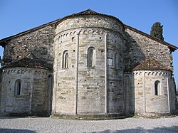 Trippel apsis av basilikaen Saint Julia i Bonate Sotto