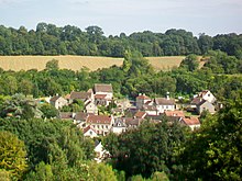 Datei:Glaignes_(60),_vue_sur_le_village_depuis_l'ouest_(chemin_du_Plessis).jpg