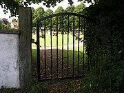 Grind in till Önnestads kyrkogård.jpg
