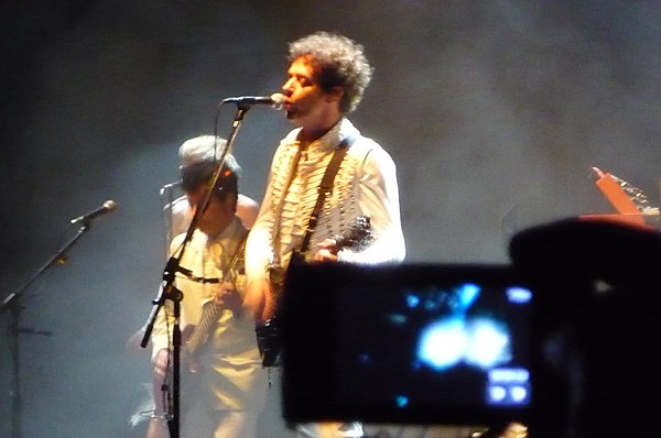 Cerati playing live in 2009
