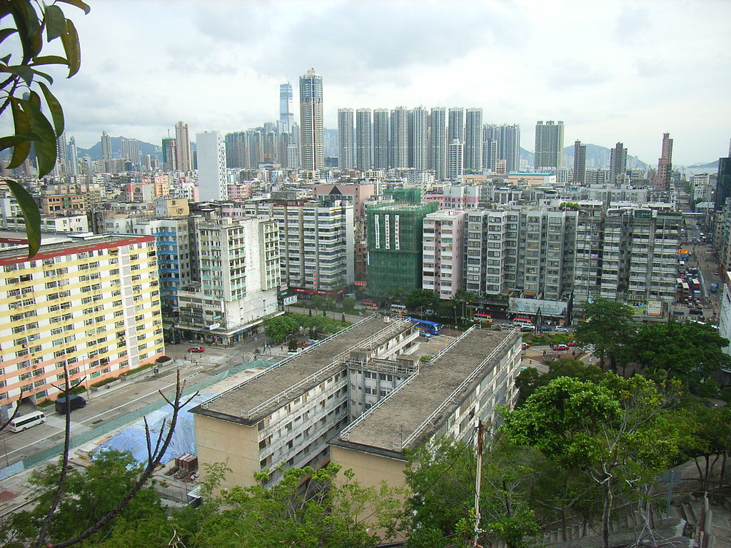 File:HK Shek Kip Mei Estate Mei Ho House Shape-H roof.JPG - Wikimedia  Commons