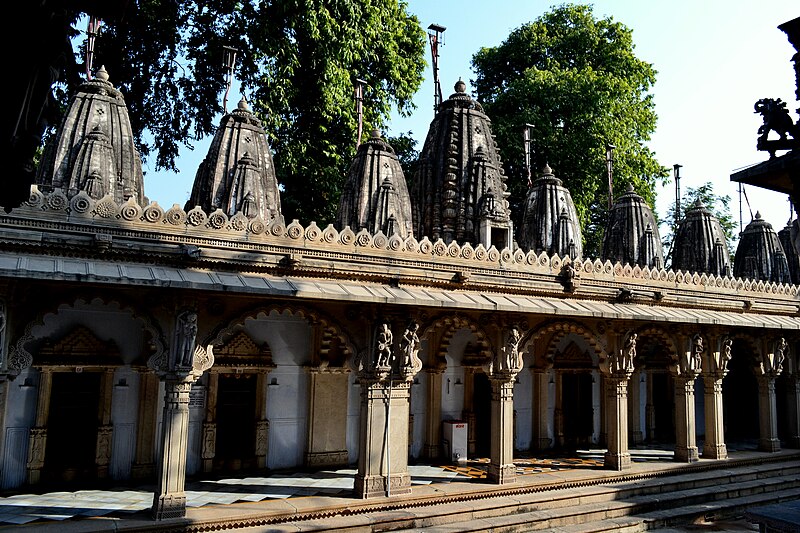 File:Hatheesing jain temple.1.JPG