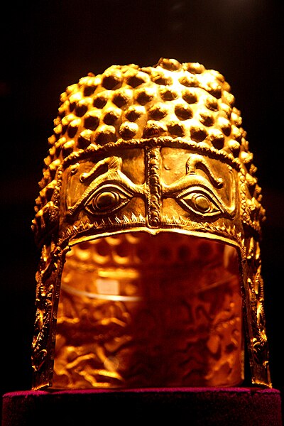 File:Helmet of Cotofenesti at the National Museum of Romanian History 2011 - Front View.jpg