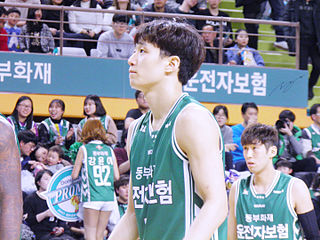 <span class="mw-page-title-main">Heo Ung</span> South Korean basketball player