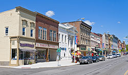 Kanadaygua, NY.jpg-ning Main Street-dagi tarixiy bino qatori