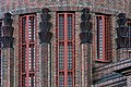 Deutsch: Erweiterungsbau des Untersuchungsgefängnisses in Hamburg-Neustadt, Detail des Treppenturms. Baukeramik von Richard Kuöhl. This is a photograph of an architectural monument. It is on the list of cultural monuments of Hamburg, no. 12699
