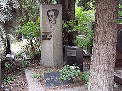 Ilya Ehrenburg's grave with a wire reproduction of his portrait by Picasso