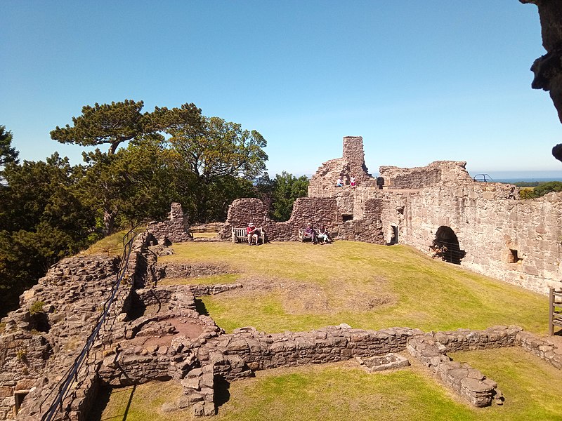 File:Inside Dirleton.jpg