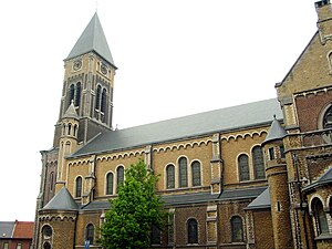 Sint-Maartenskerk te Jemappes (Gebouwd in 1865, weder opgebouwd van 1926 tot 1927).