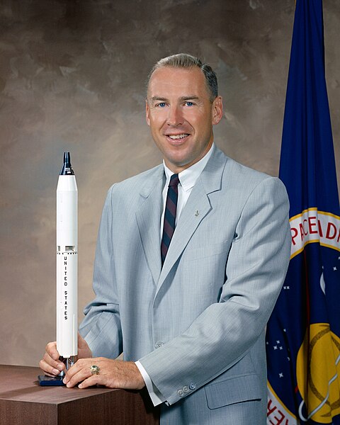 File:Jim Lovell official 1964 portrait.jpg