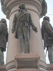 Бронзовая скульптура адмирала в составе монументальной композиции восстановленного памятника Екатерине Великой в Одессе