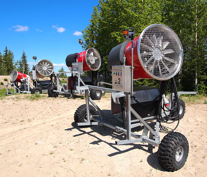 File:Jyväskylä - snowblowers.jpg