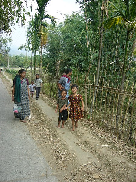 File:Khasia People in Jaflong Sylhet Bangladesh 07.JPG