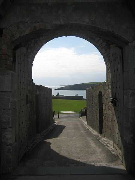 File:Kinsale - Charles Fort - 20080318142922.jpg