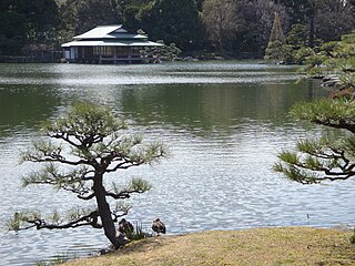 <span class="mw-page-title-main">Kiyosumi Garden</span> Traditional Japanese stroll garden in Fukagawa, Tokyo, Japan