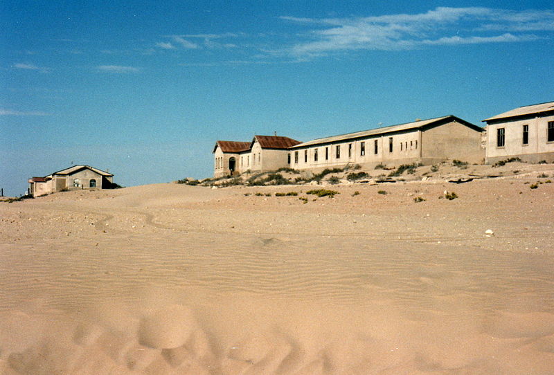 File:Kolmanskop Namibia 1995.jpg