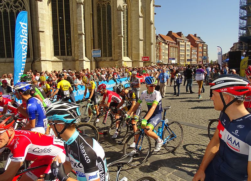 File:Leuven - Brabantse Pijl, 15 april 2015, vertrek (C07).JPG