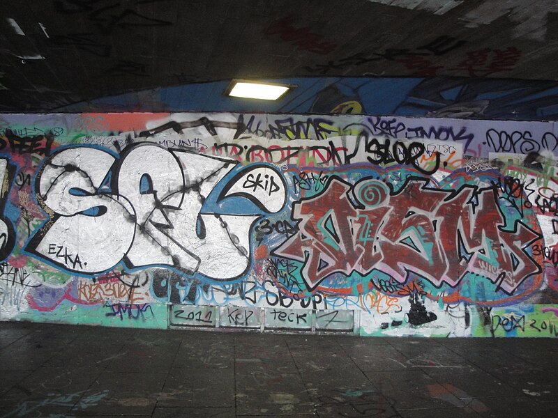 File:London Southbank Centre graffiti 4.JPG