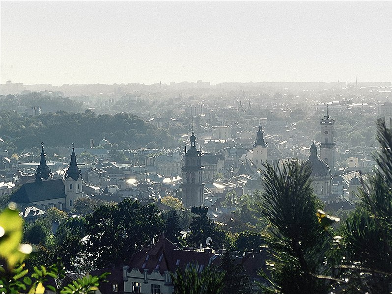 File:Lviv-downtown(2).JPG